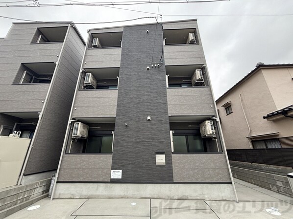 Emia千里丘の物件外観写真